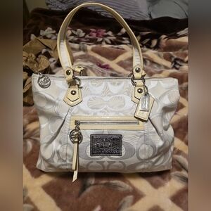 Coach Ivory and Creme Glam Poppy Signature Tote